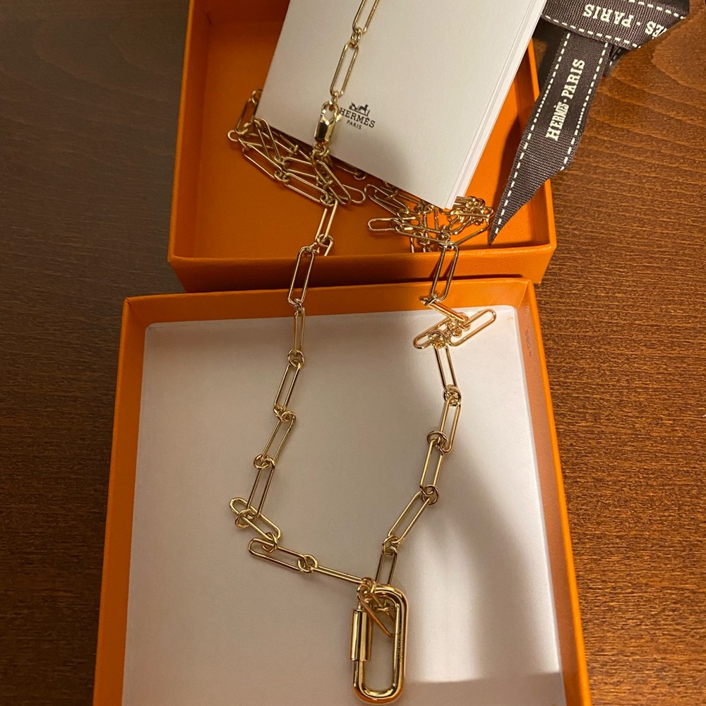 Hermes curiosite long necklace